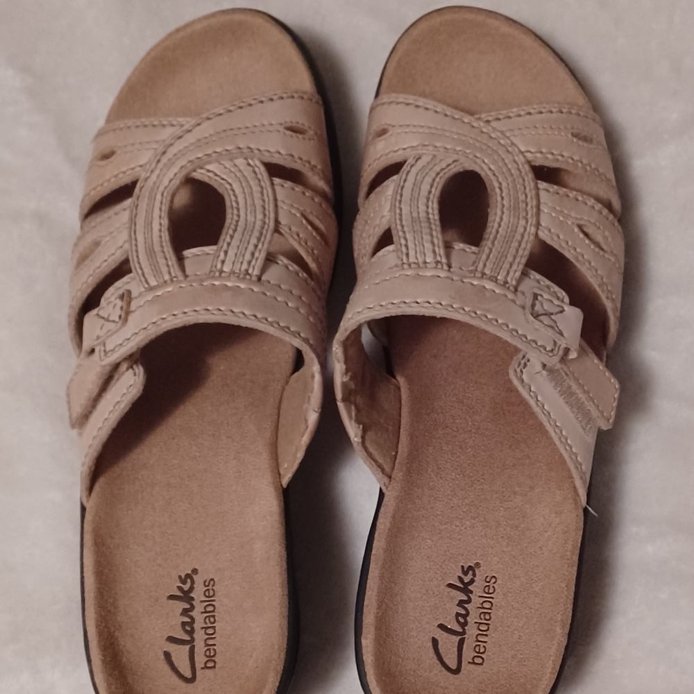 Clarks Women's New Cream Tan Leather Sandal Slides